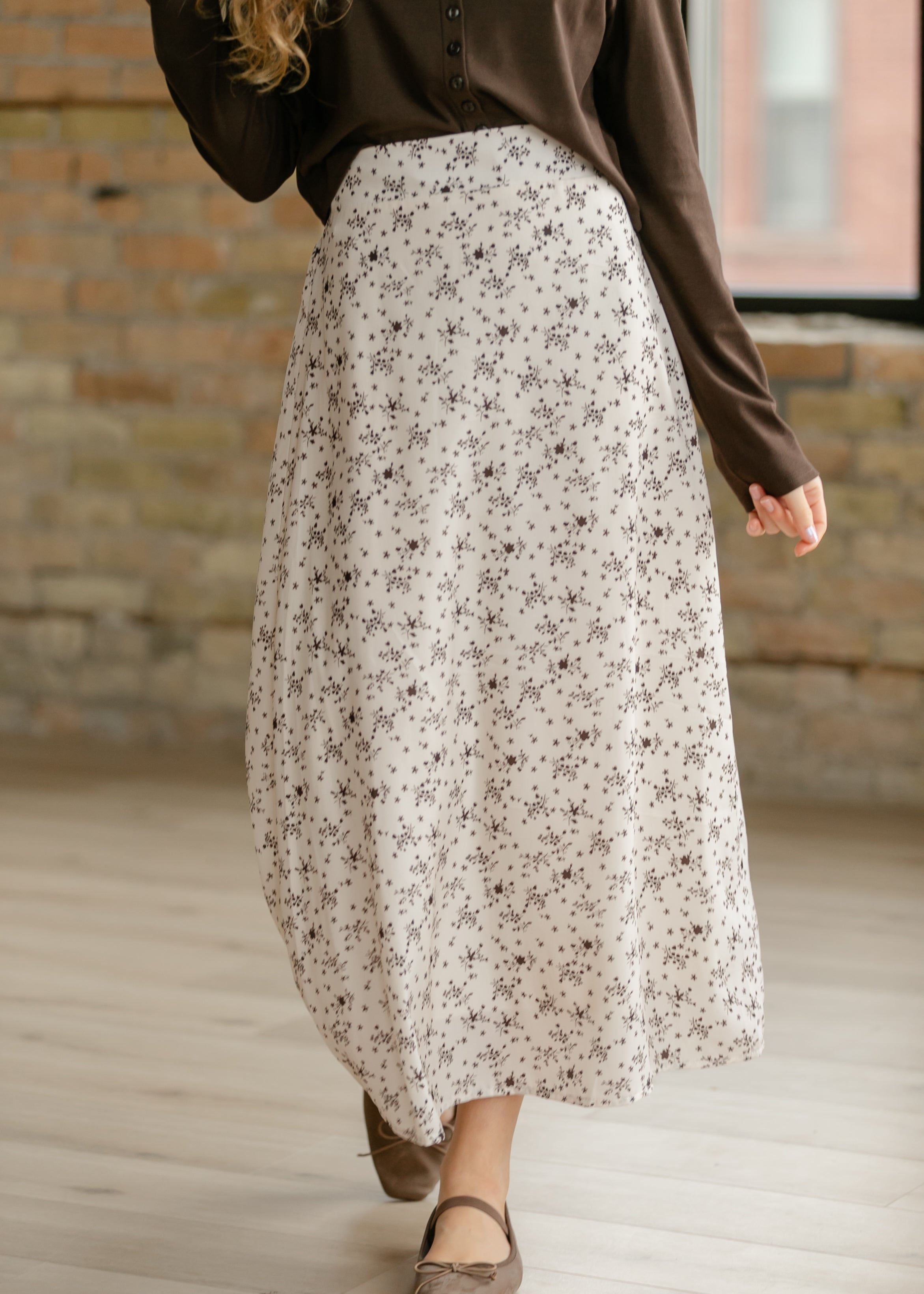 Inherit Co. Braylyn Brown Floral Midi Skirt — side view