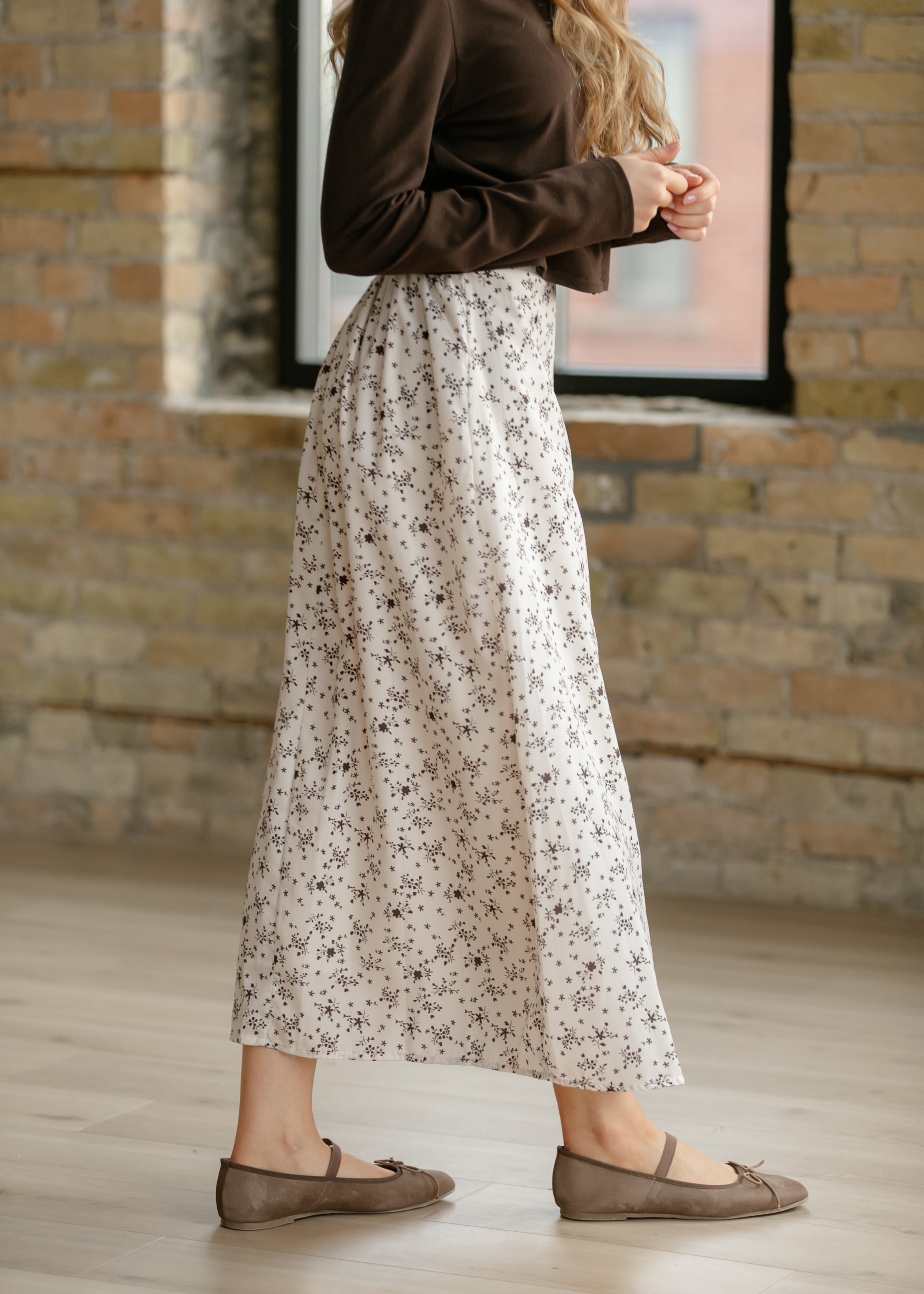 Inherit Co. Braylyn Brown Floral Midi Skirt — in-use photo