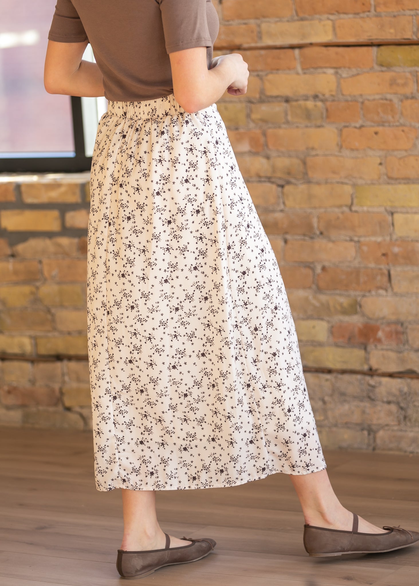 Inherit Co. Braylyn Brown Floral Midi Skirt — detail close-up