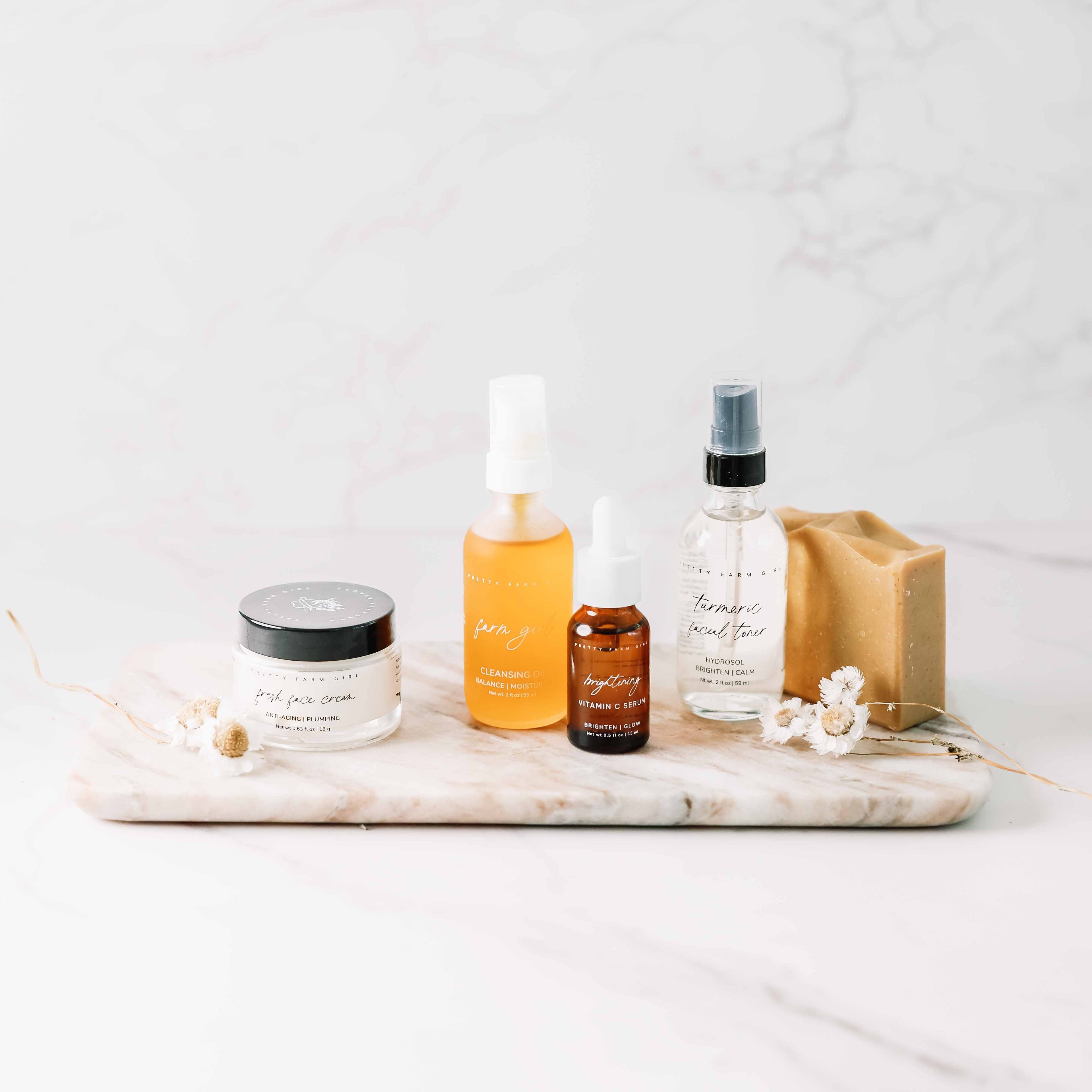 Pretty farm girl Dark Spot Brightening Kit — detail close-up