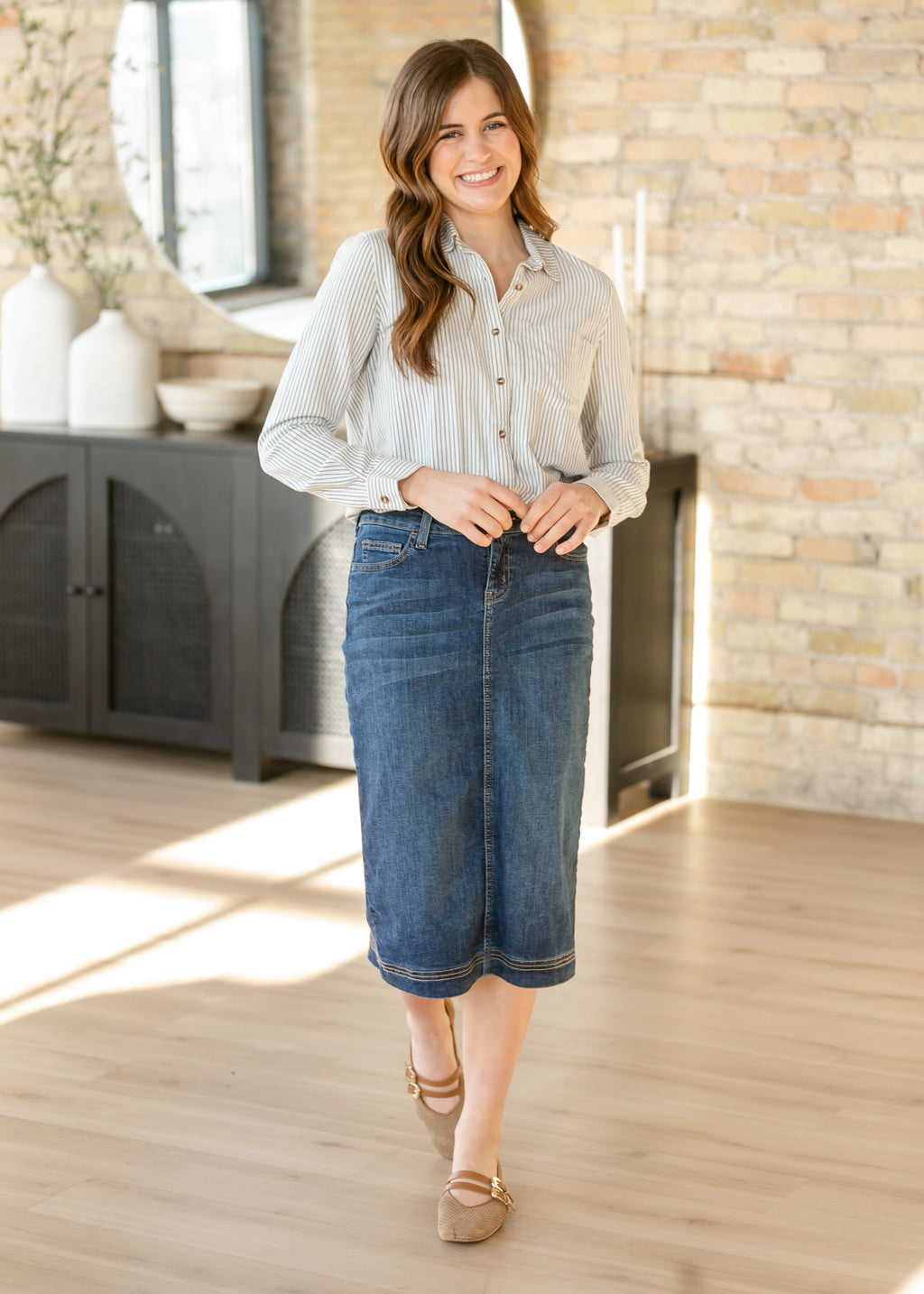 Inherit Co. Bryn Dark Wash Denim Midi Skirt — detail close-up