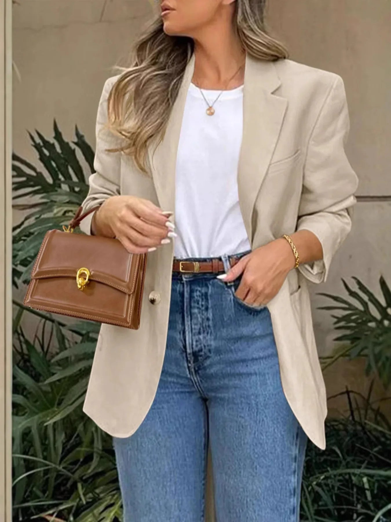 Pocketed Lapel Collar Long Sleeve Blazer