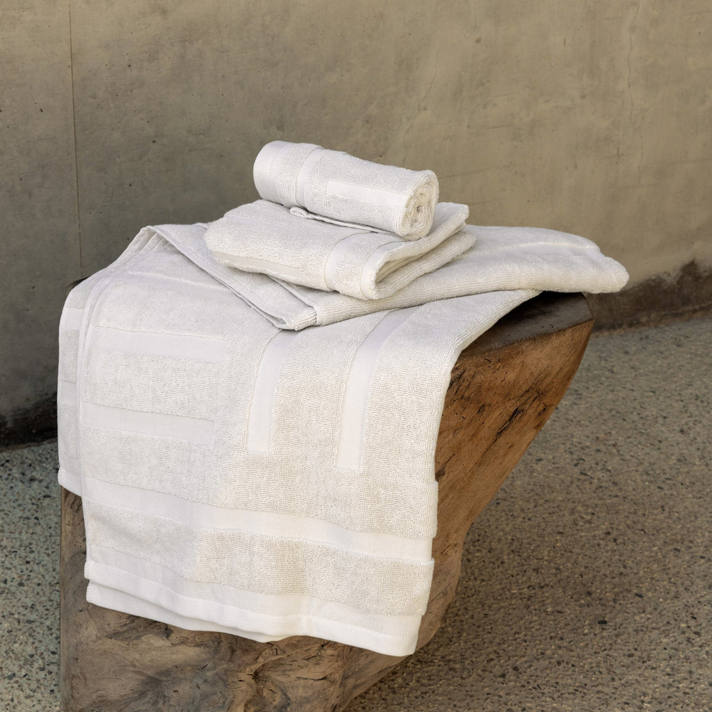 Italic Sorrel Towels — size reference