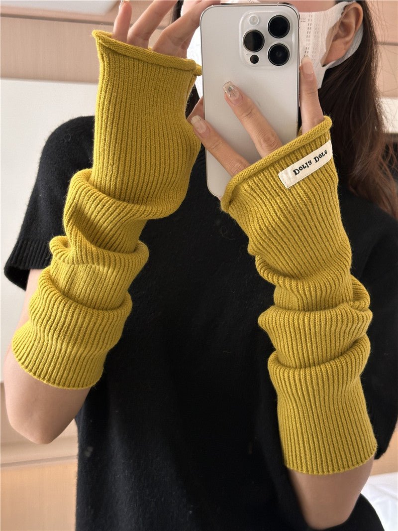 Mariam's Collection ‌Cascading Knit Sleeve Covers Cozy Elegance for Layered Style (MAC312) — detail shot 9