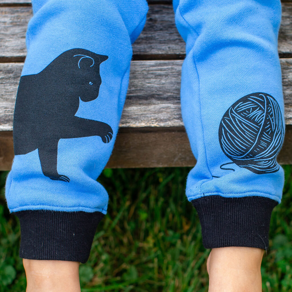 Princess Awesome & Boy Wonder Cat and Yarn Fuzzy Fleece Joggers with Pockets — construction detail