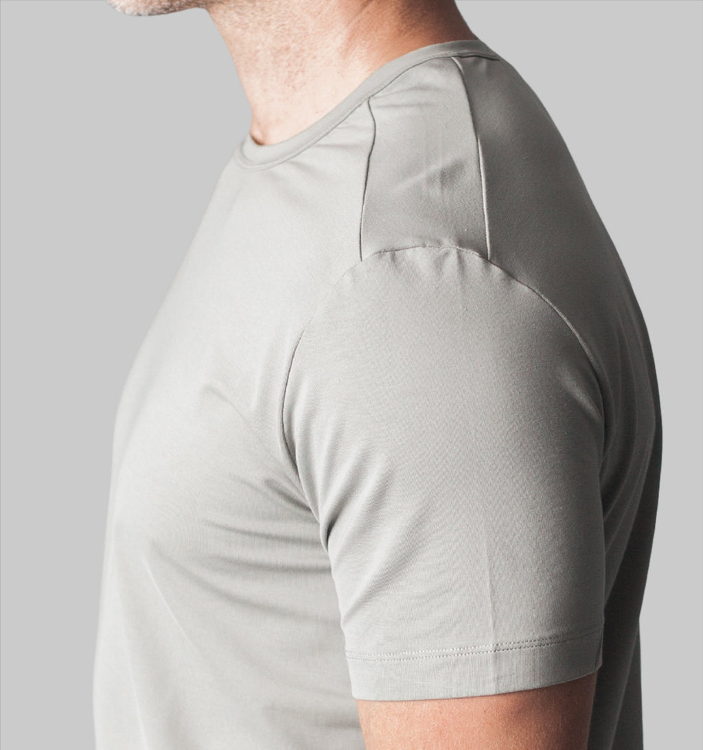 Buki Buki Cinqo Tech Tee - Vetiver — detail close-up