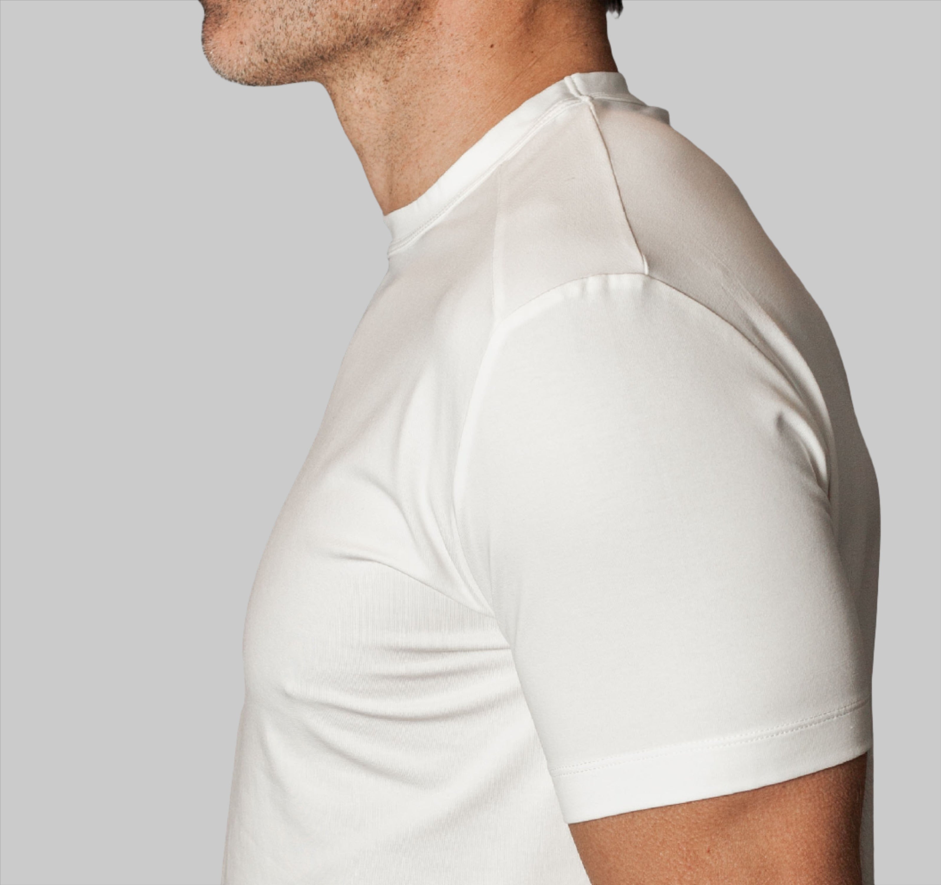 Buki Buki Cinqo Tech Tee - White — detail close-up