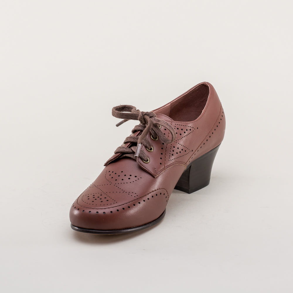 American Duchess Claire 1940s Oxfords (Brown) — lifestyle context
