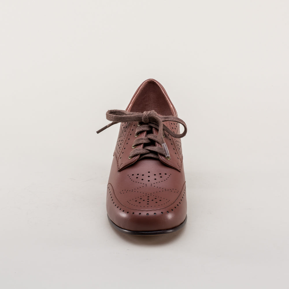 American Duchess Claire 1940s Oxfords (Brown) — branding close-up