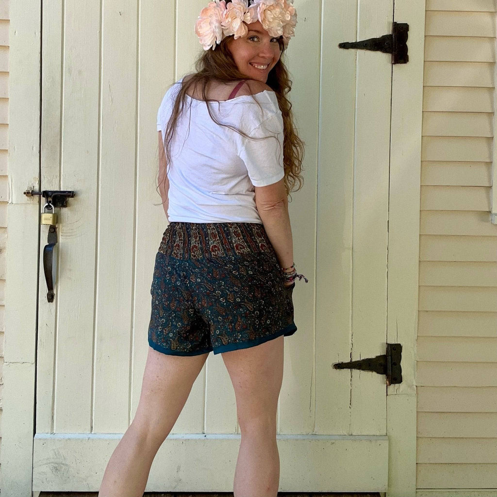 Darn Good Yarn Laurel Canyon Lounge Shorts — detail shot 7