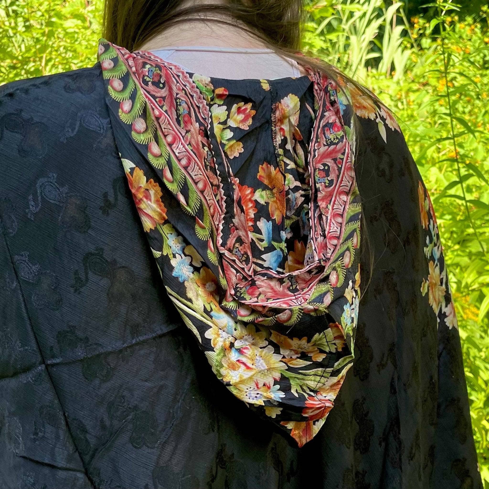 Darn Good Yarn Darn Good Yarn Recycled Sari Hooded Poncho — detail shot 8
