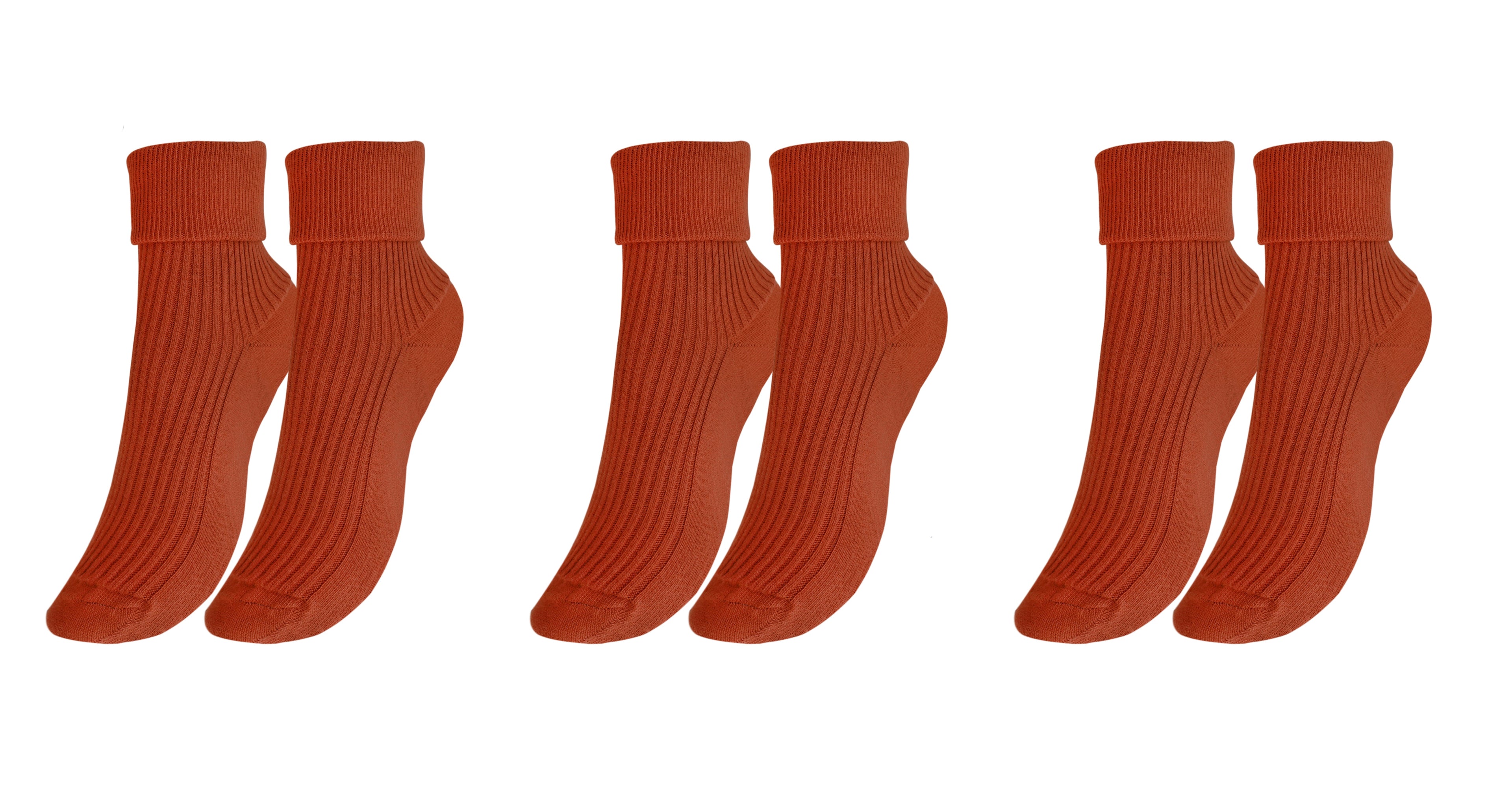 tittimitti tittimitti® 100% Organic Combed Cotton Luxury Women's Socks 3-Pack. Made in Italy. — product on model