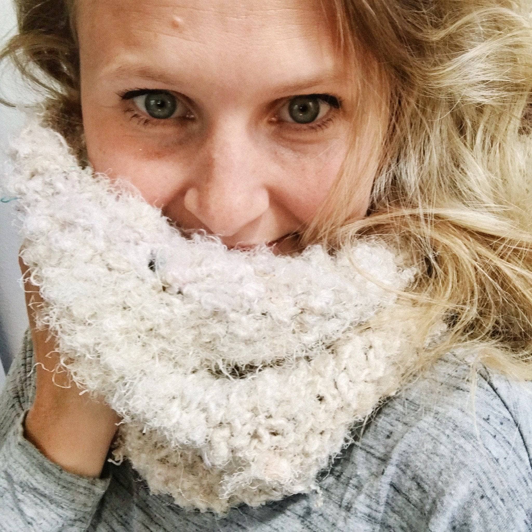 Darn Good Yarn Darn Good Yarn Cozy Lux Adventure Cowl Knit Kit — construction detail