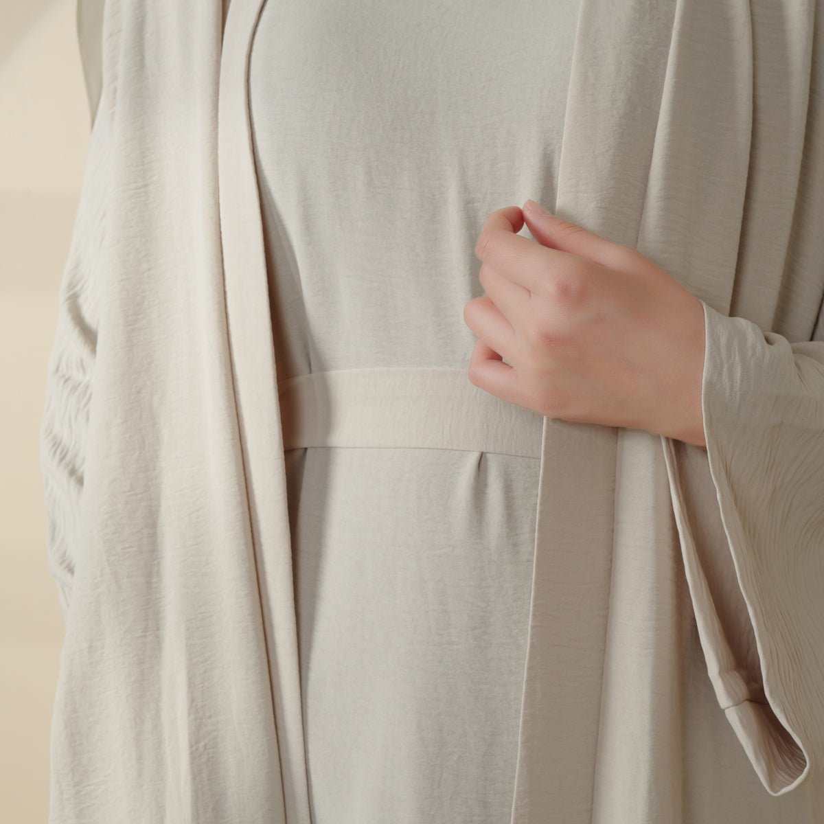 Mariam's Collection Crepe Pocket Open Abaya 3-Piece Set (MA002) — side view