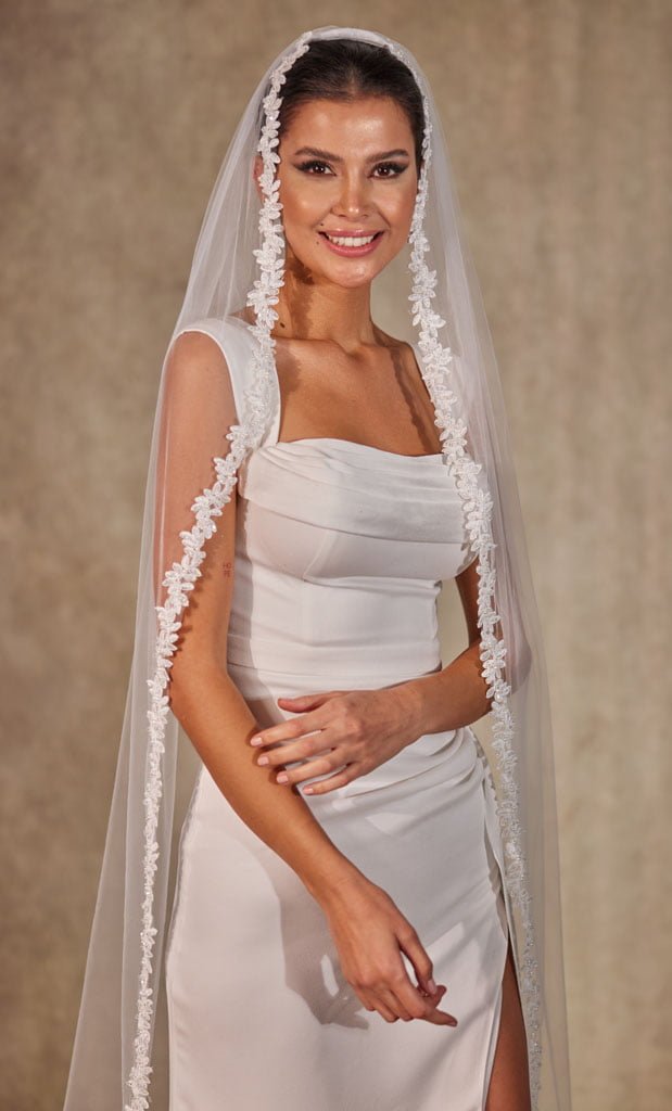 Flower Lace Bridal Veil- D216 – Bridal Port, view 2