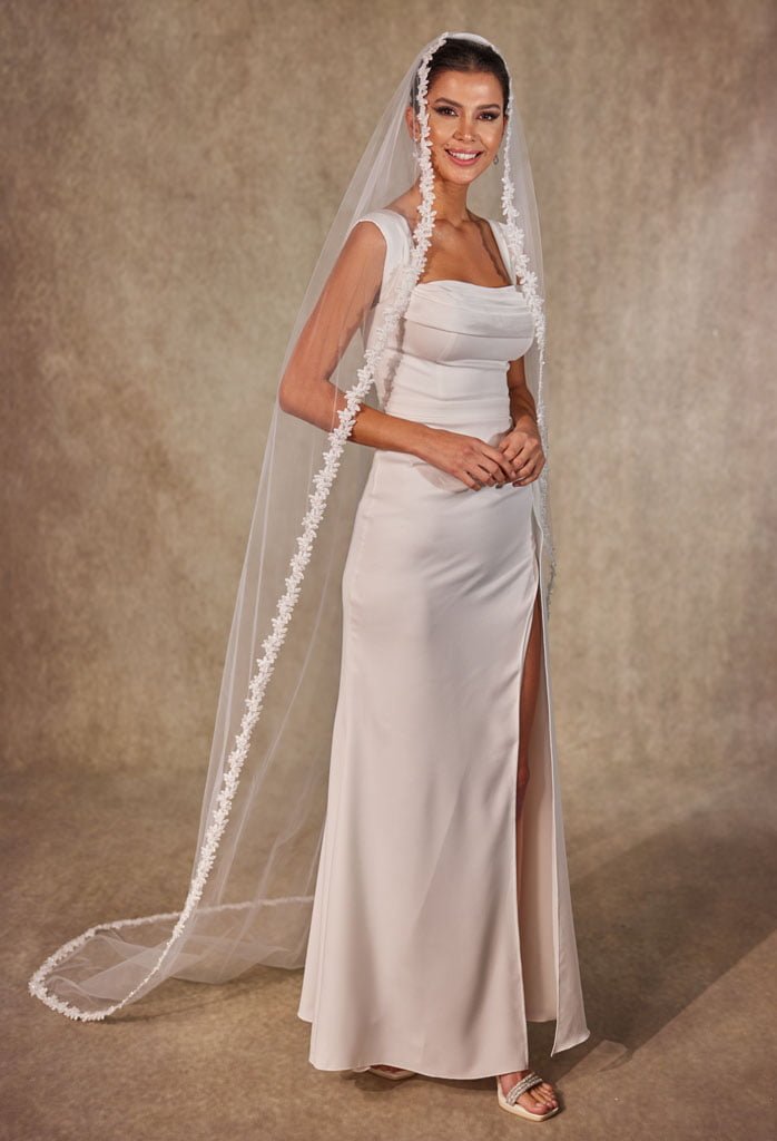 Flower Lace Bridal Veil- D216 – Bridal Port, view 5