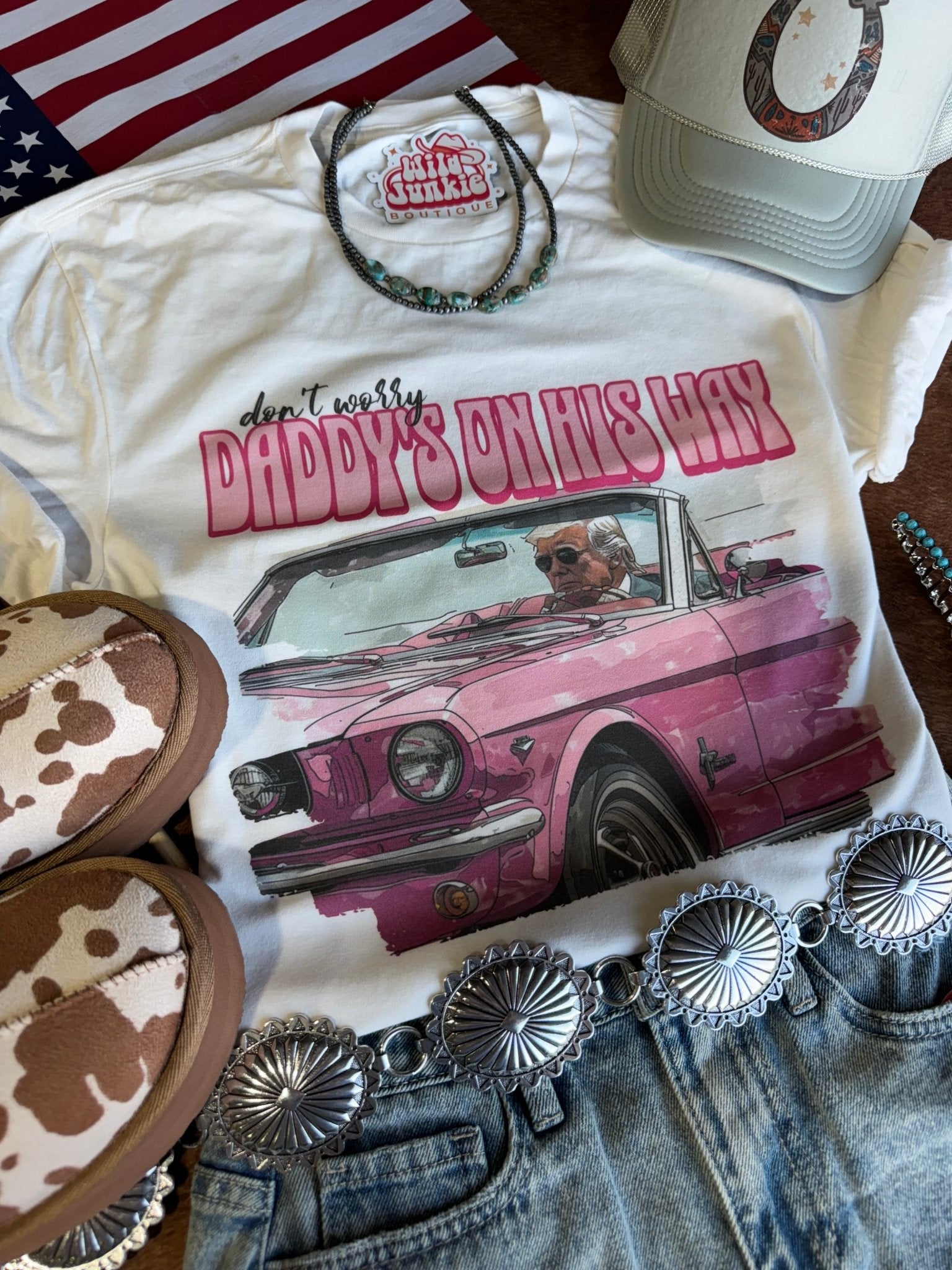 Wild Junkie Daddy's on His Way Trump Graphic Tee — detail shot 6