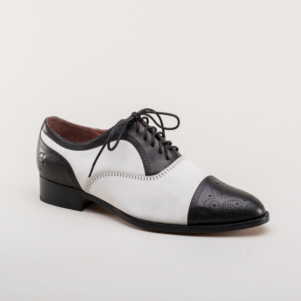 American Duchess Dandy Men's Vintage Cap Toe Oxfords (Black/White) — detail and construction