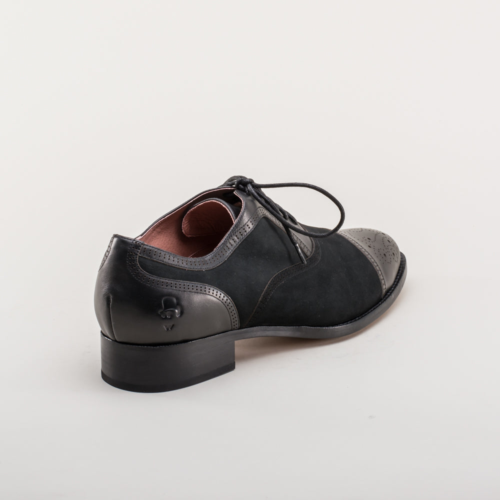 American Duchess Dandy Men's Vintage Cap Toe Oxfords (Black) — branding close-up
