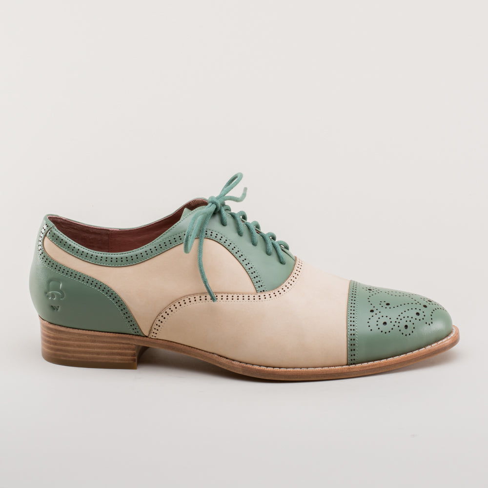 American Duchess Dandy Men's Vintage Cap Toe Oxfords (Sage/Buff) — lifestyle context