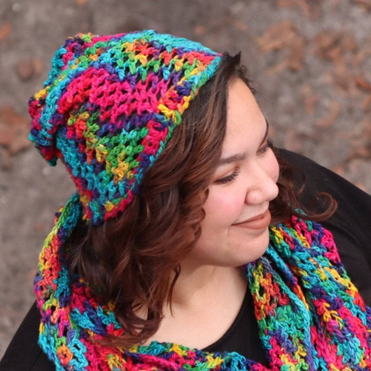 Darn Good Yarn Darn Good Ripple Slouch Hat Crochet Kit — construction detail