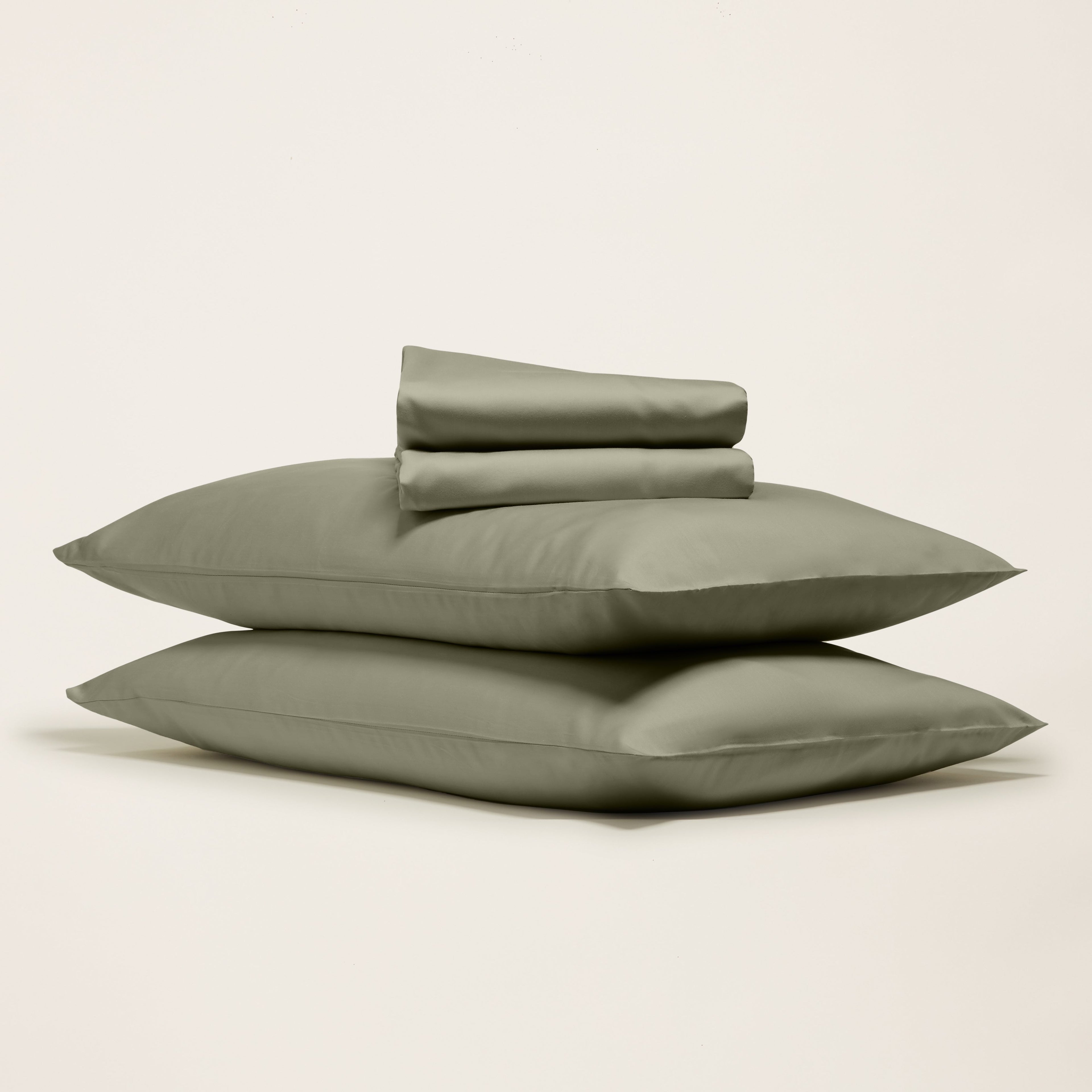 Italic Luxe Australian Sateen Sheet Set — detail close-up