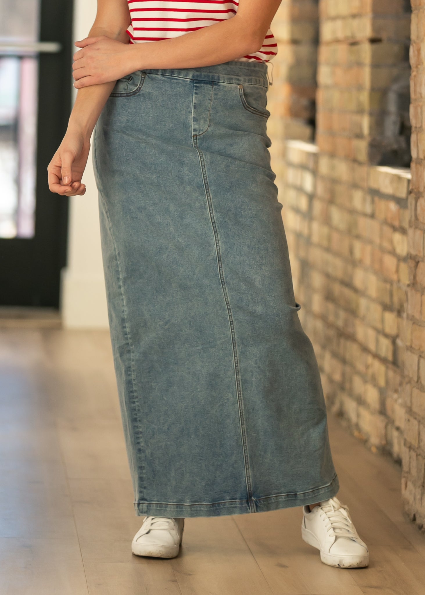 Inherit Co. Donna Classic Wash Maxi Denim Skirt — side view