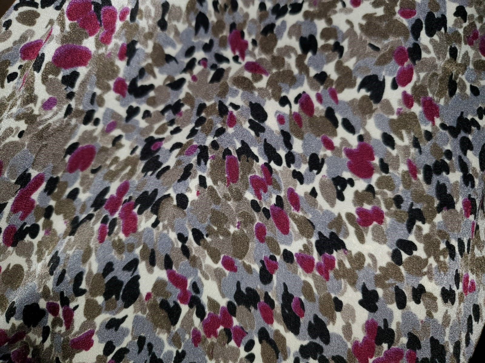 profile-nyc PRINTED MAXI DRESS — construction detail