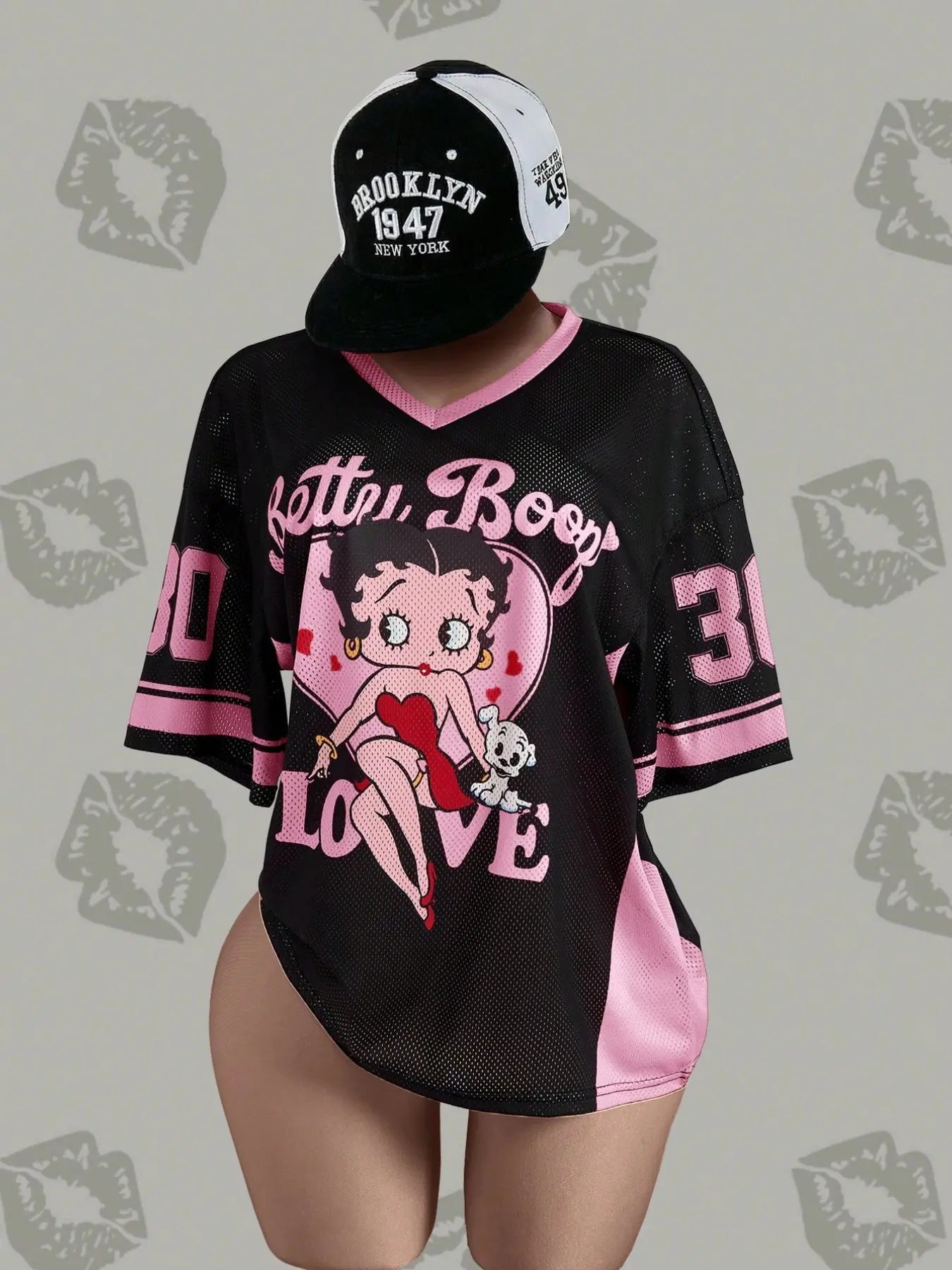 Streetwear Y2K Mesh Top – Vintage Doll Print V-Neck Shirt, Breathable Retro Aesthetic for Women