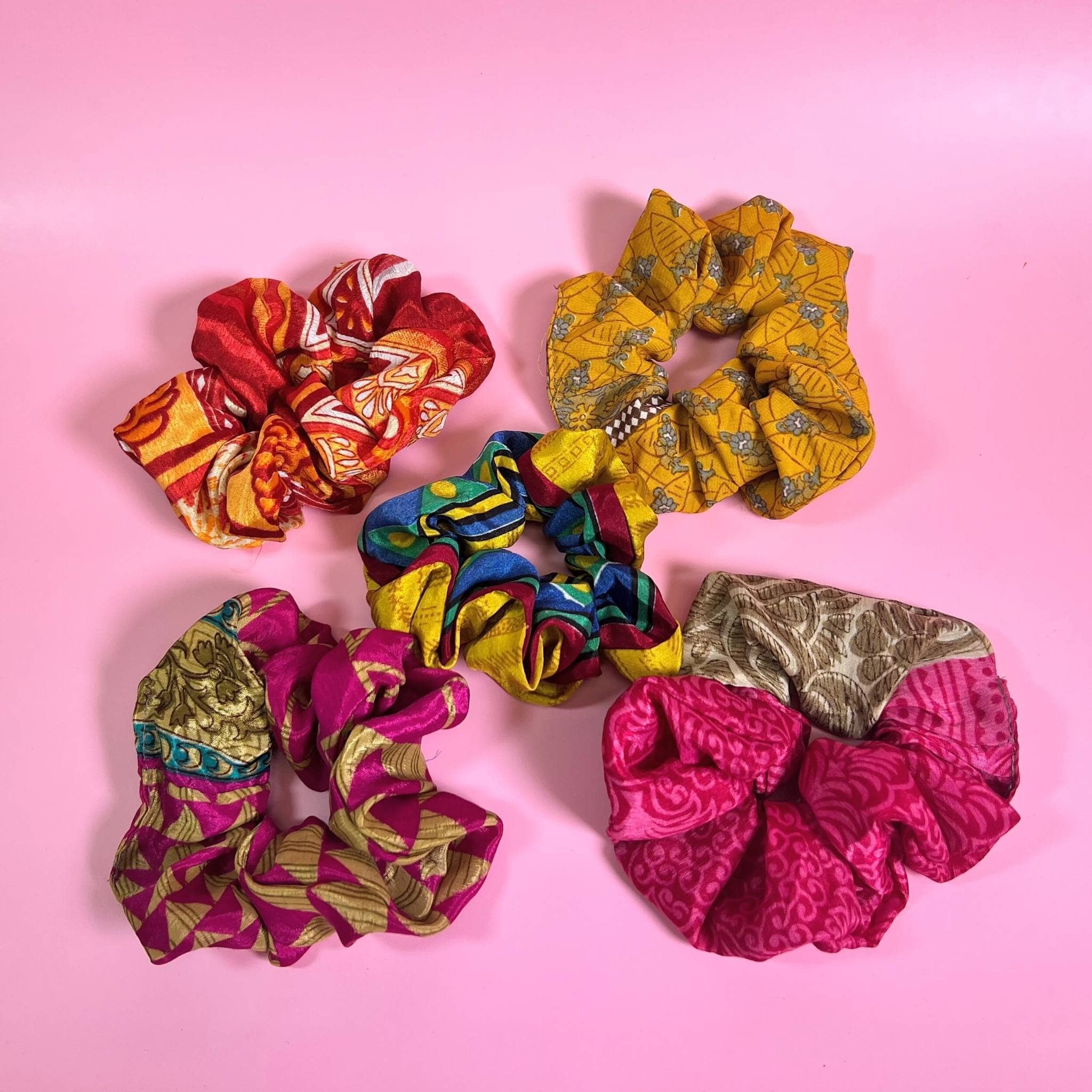 Darn Good Yarn Eco-Friendly Scrunchie 5-Pack — Darn Good Yarn branding close-up