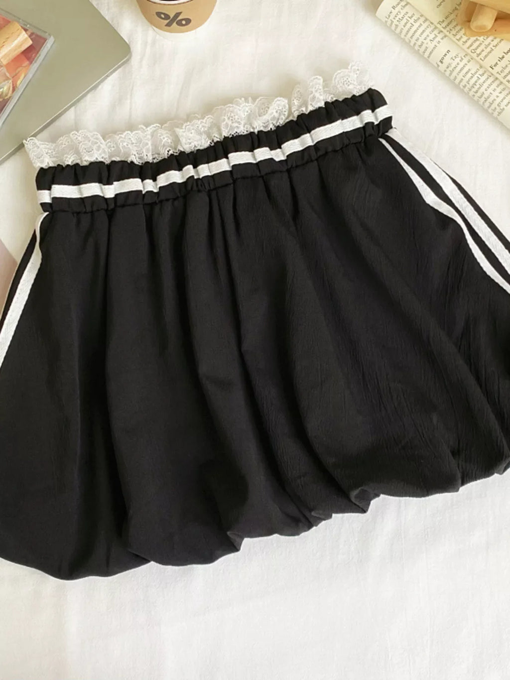 Lace Trim Elastic Waist Mini Skirt