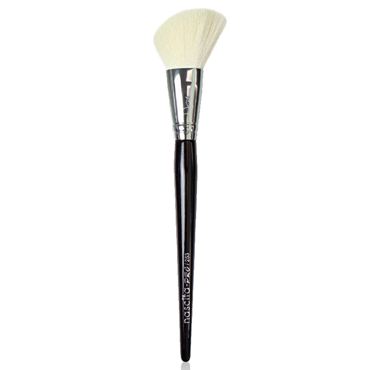 Nascita Pro Angled Blush Makeup Brush 253 - Precise Powder Application for a Natural Look