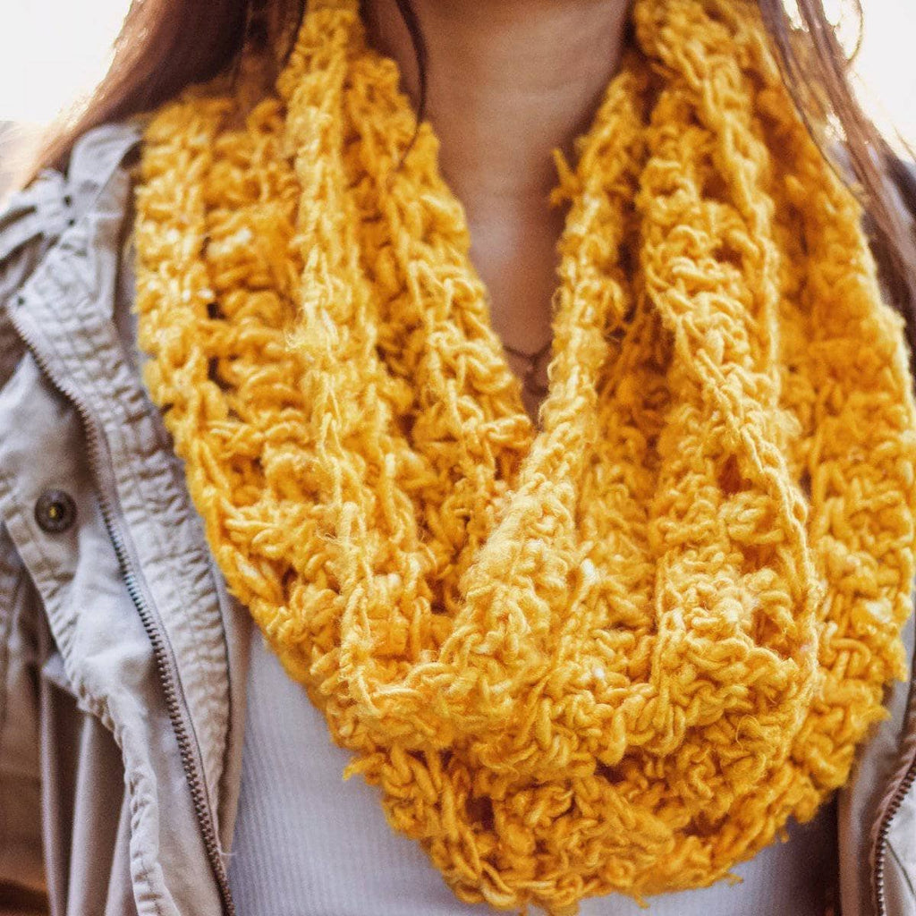 Darn Good Yarn Darn Good Yarn Elderidge Ribbed Banana Cowl Crochet Kit — kits category context