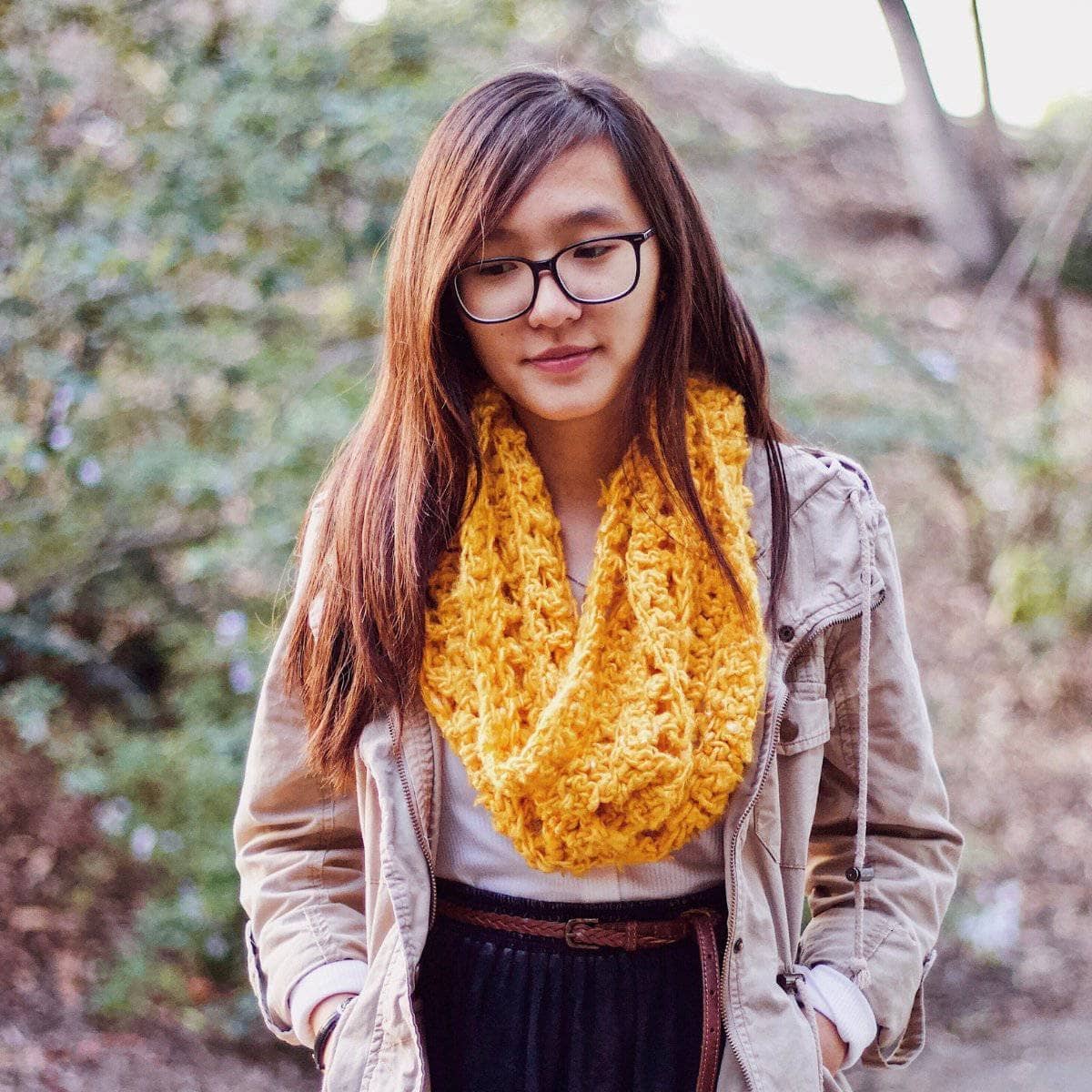 Darn Good Yarn Darn Good Yarn Elderidge Ribbed Banana Cowl Crochet Kit — main product shot