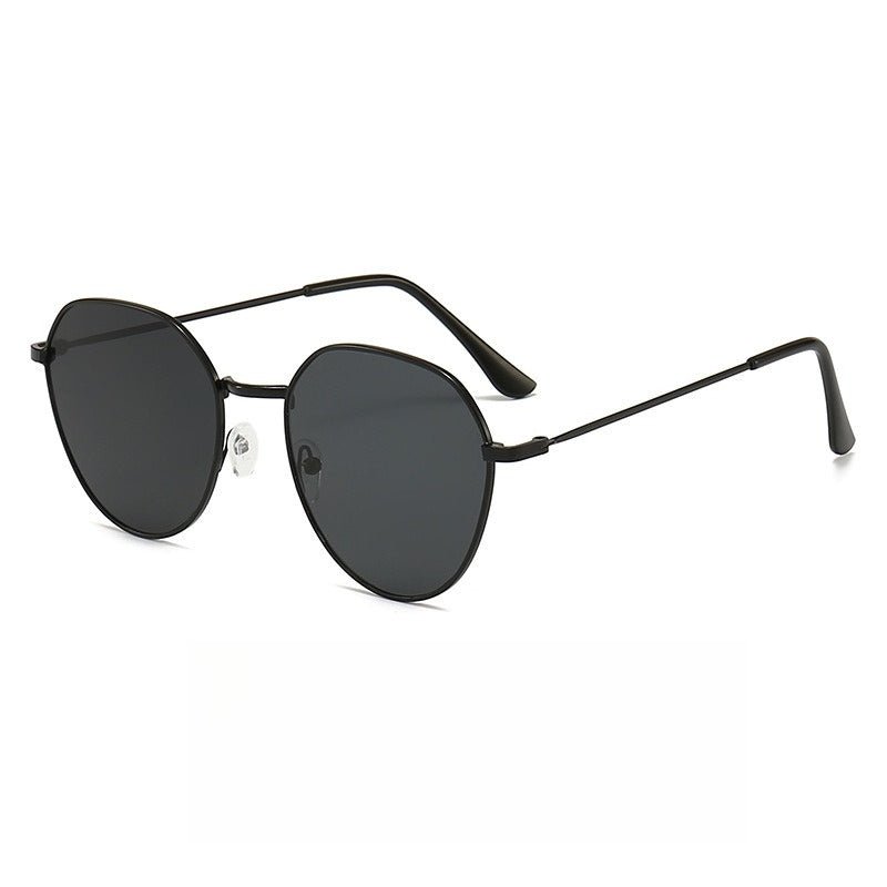 Mariam's Collection Elegant Retro Sunglasses for Women Classic with Gradient Lenses (MAC264) — detail shot 6
