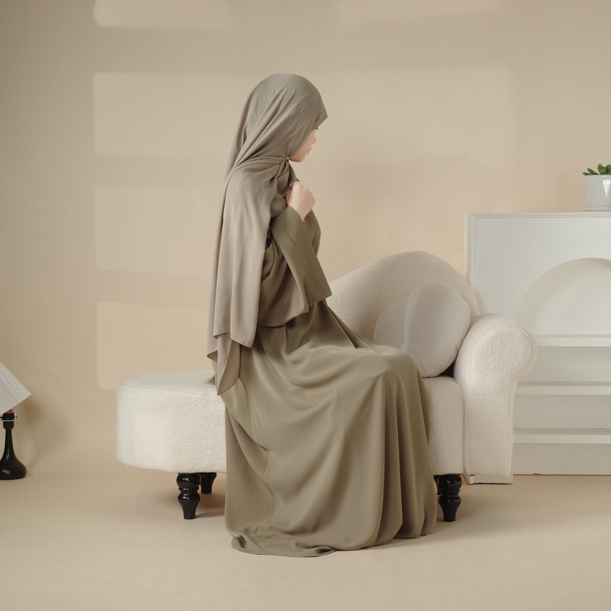 Mariam's Collection Elegant Solid Color Abaya For Muslimahs (MA036) — detail shot 10