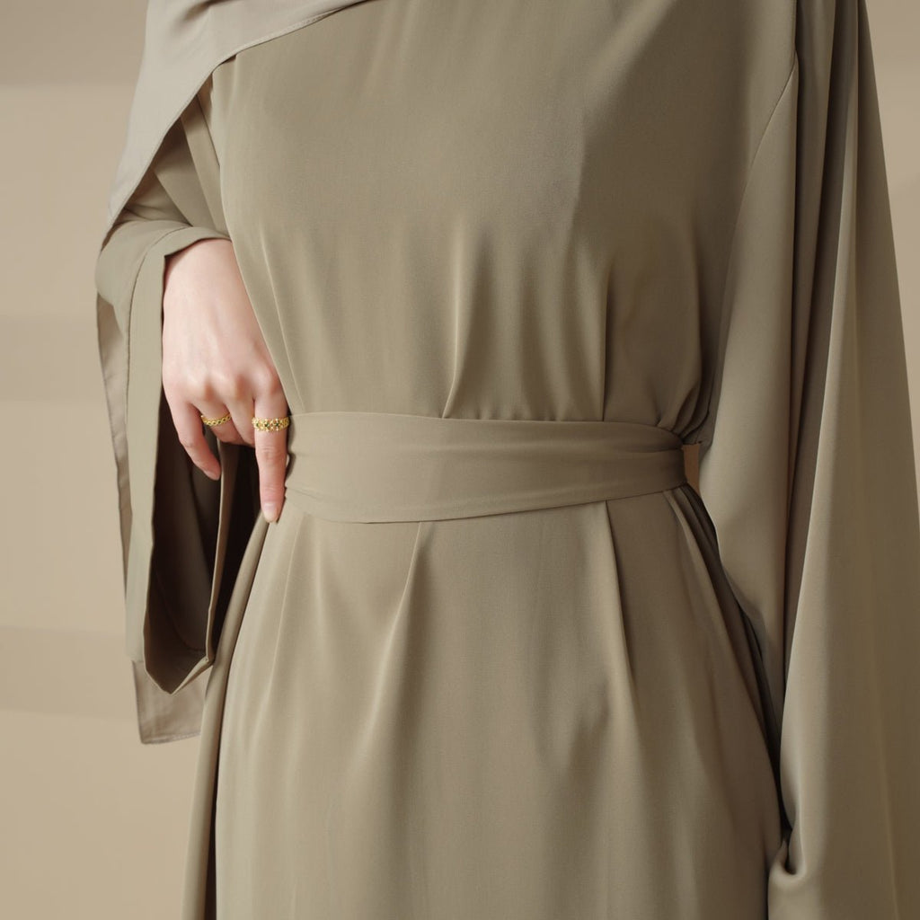 Mariam's Collection Elegant Solid Color Abaya For Muslimahs (MA036) — side view