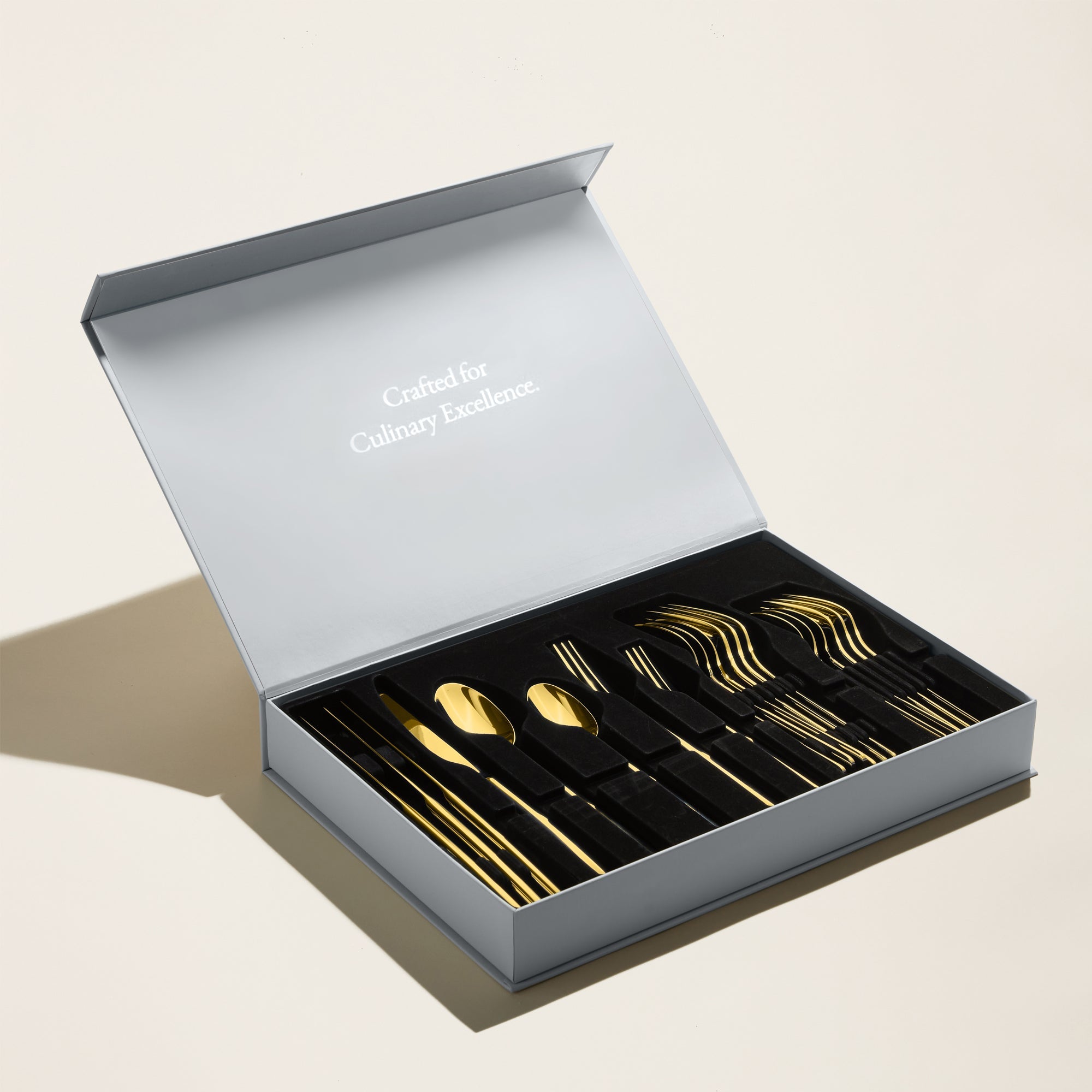 Italic Emilia Mirror 20-Piece Flatware Set — detail shot 11