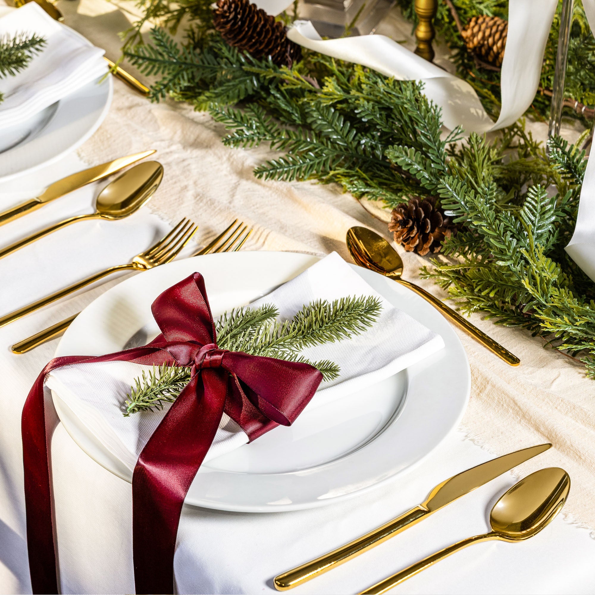 Italic Emilia Mirror 20-Piece Flatware Set — detail shot 12