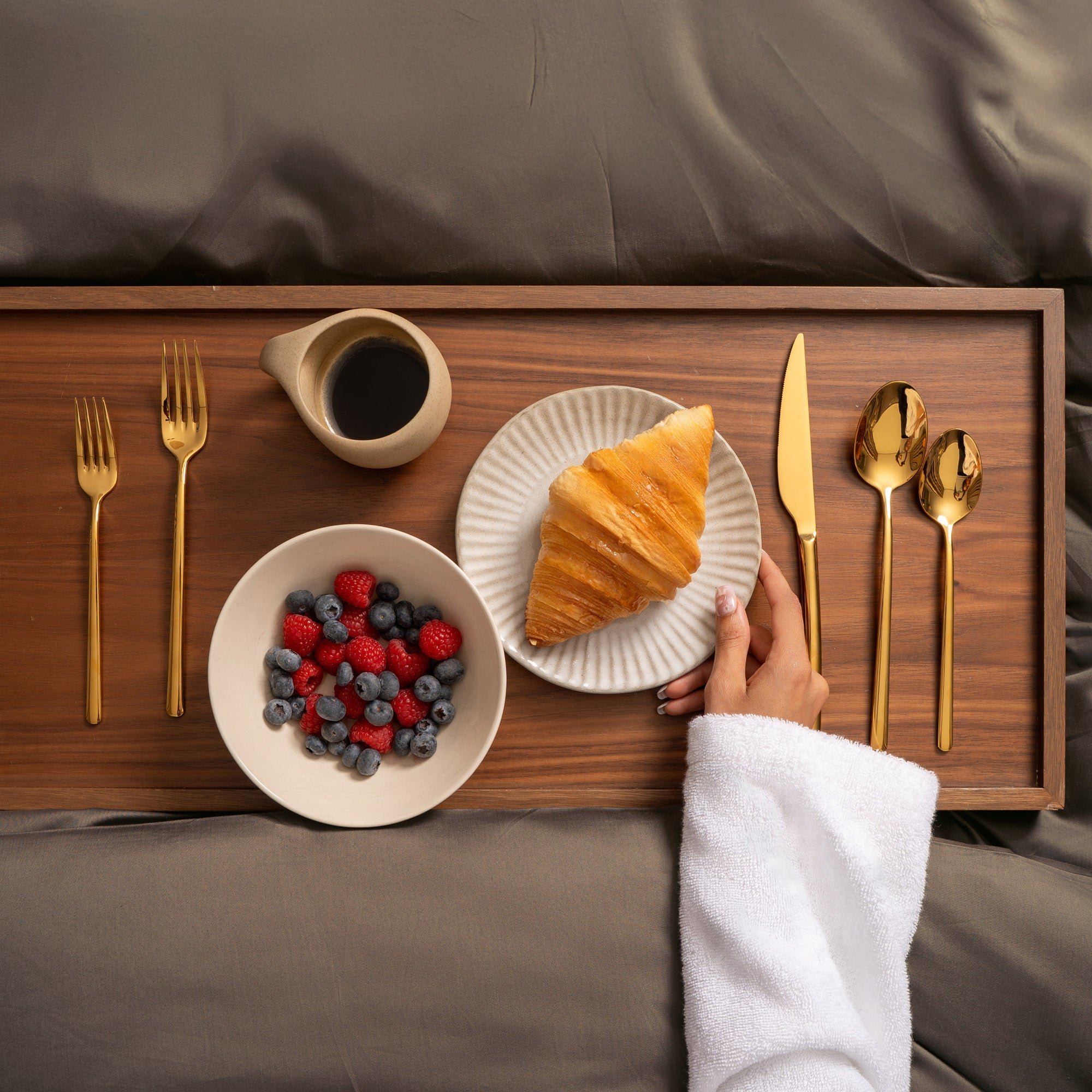 Italic Emilia Mirror 20-Piece Flatware Set — product shot main