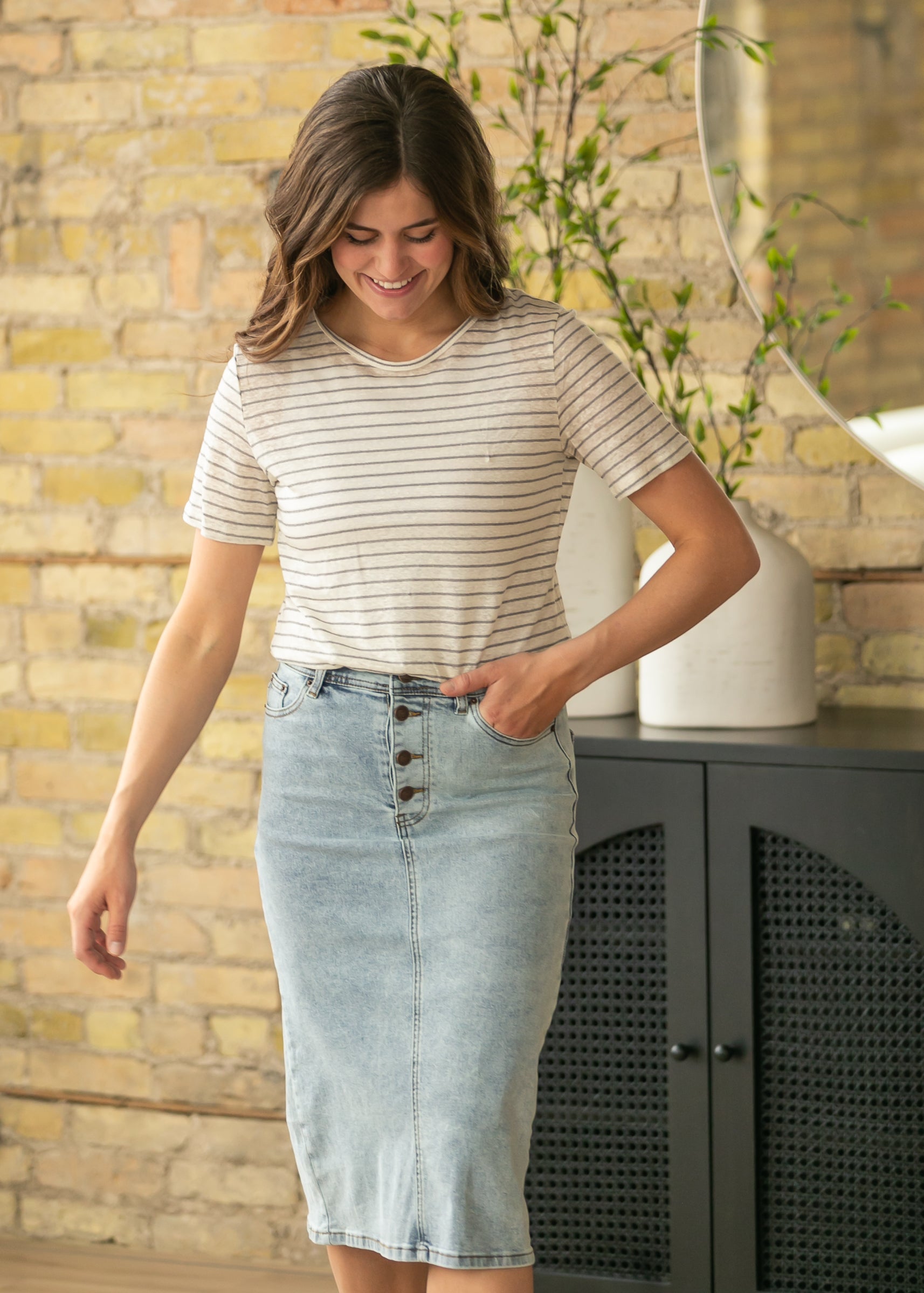 Inherit Co. Essential Linen Short Sleeve T-shirt - FINAL SALE — side view