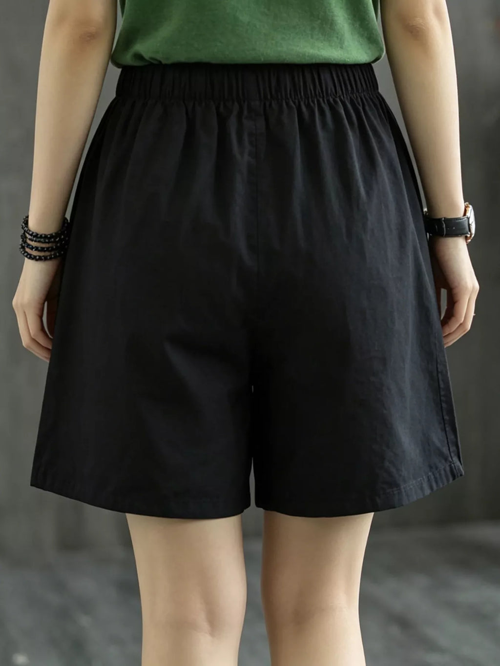 Elastic Waist Casual Shorts