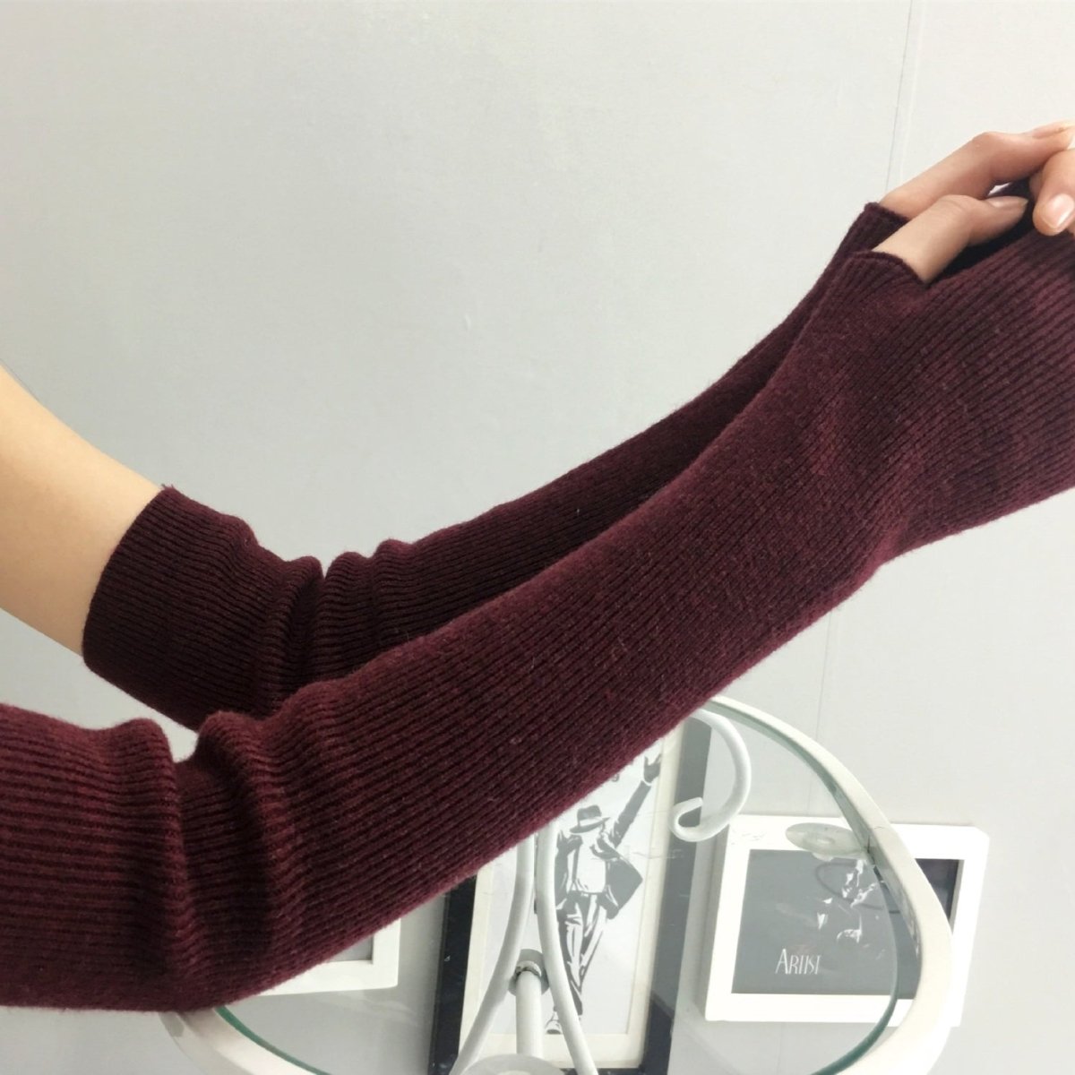 Mariam's Collection Fall & Winter Versatile Arm Sleeves (MAC316) — Mariam's Collection branding close-up