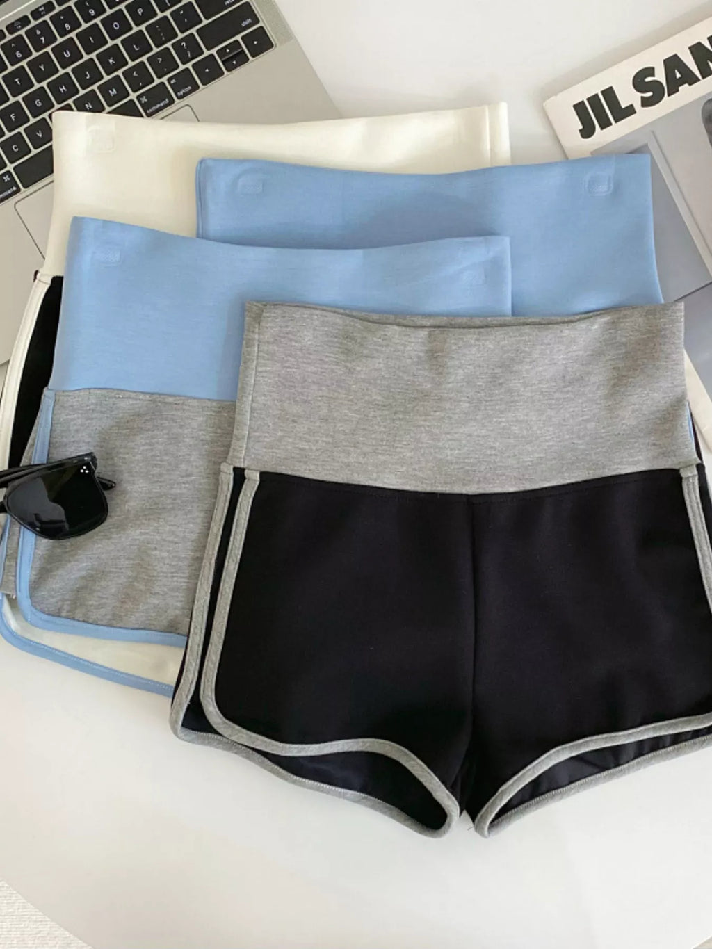 High Waist Contrast Trim Shorts