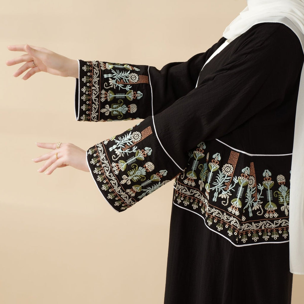 Mariam's Collection Mariam's Collection Floral Embroidered Crepe Open Abaya (MOA128) — construction detail