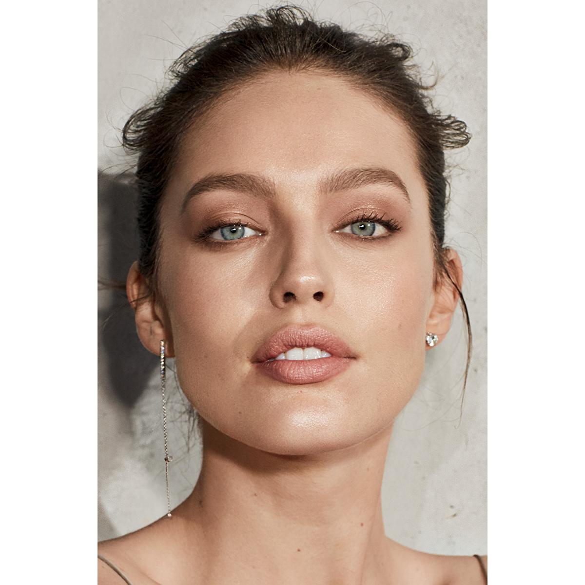 Maybelline Affinitone Foundation Makeup - Natural Looking Coverage & Hydrating Formula