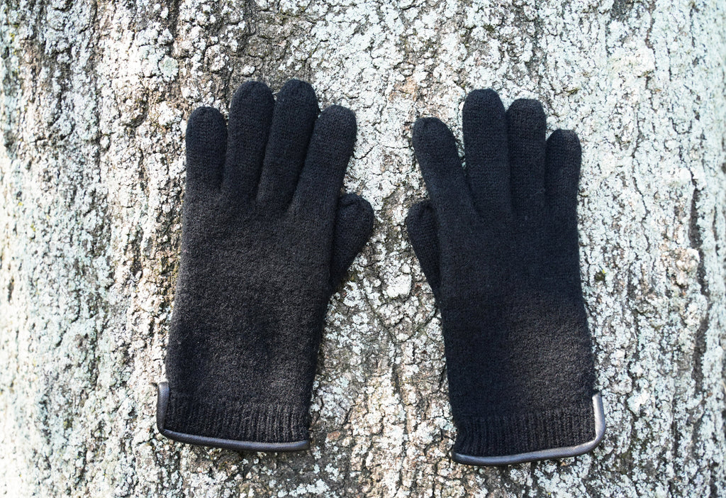 tittimitti tittimitti® 100% Virgin Wool Unisex Gloves with Genuine Leather Trim. OEKO-TEX Standard 100 — back view