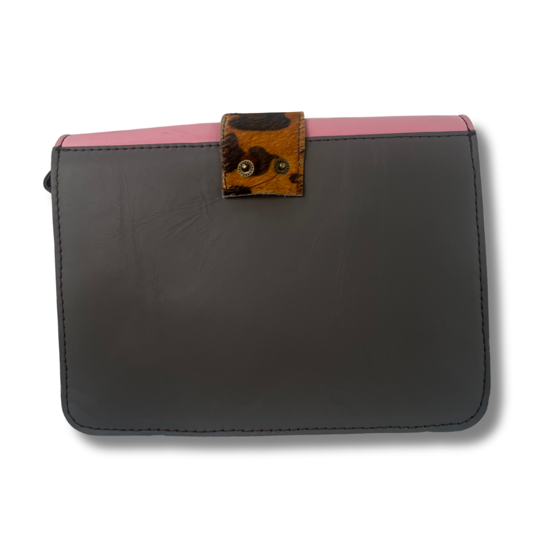 WONENA Soruka Grace Reversible Leather Handbag — construction detail