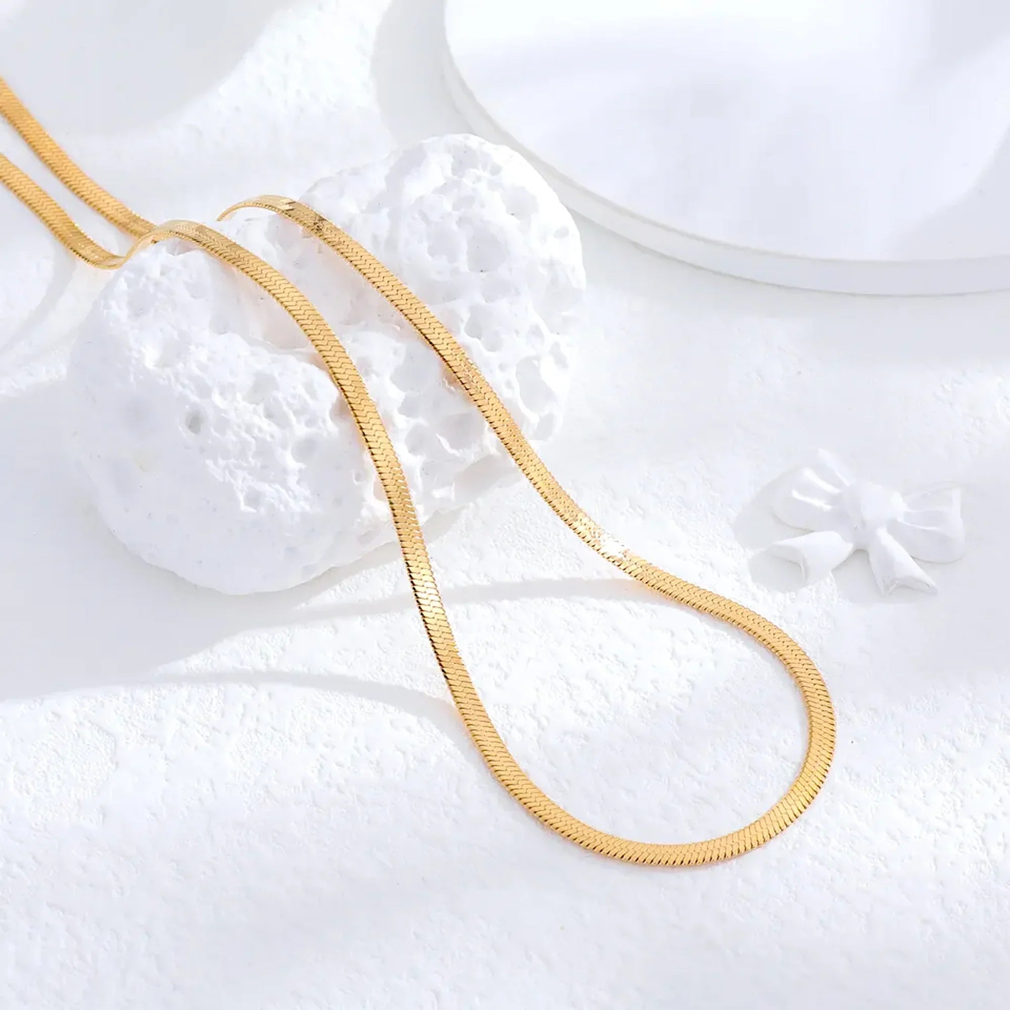 SORI STYLE Herringbone Snake Chain Necklace - Flat Statement Choker Jewelry — detail close-up