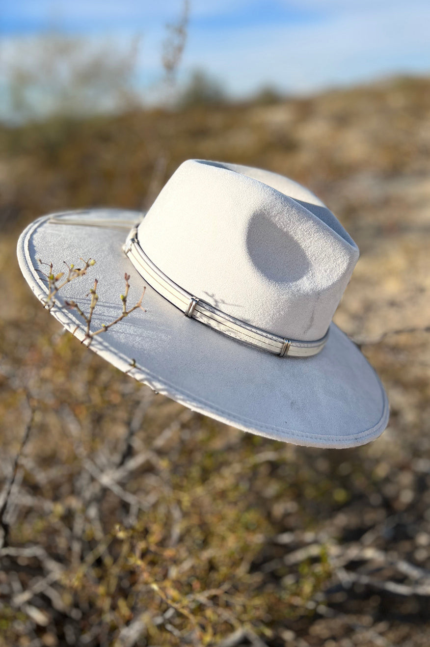 Pretty Little Patriot Pretty Little Patriot Cream Wide Brim Ivory Hat -clearance — lifestyle worn / used context